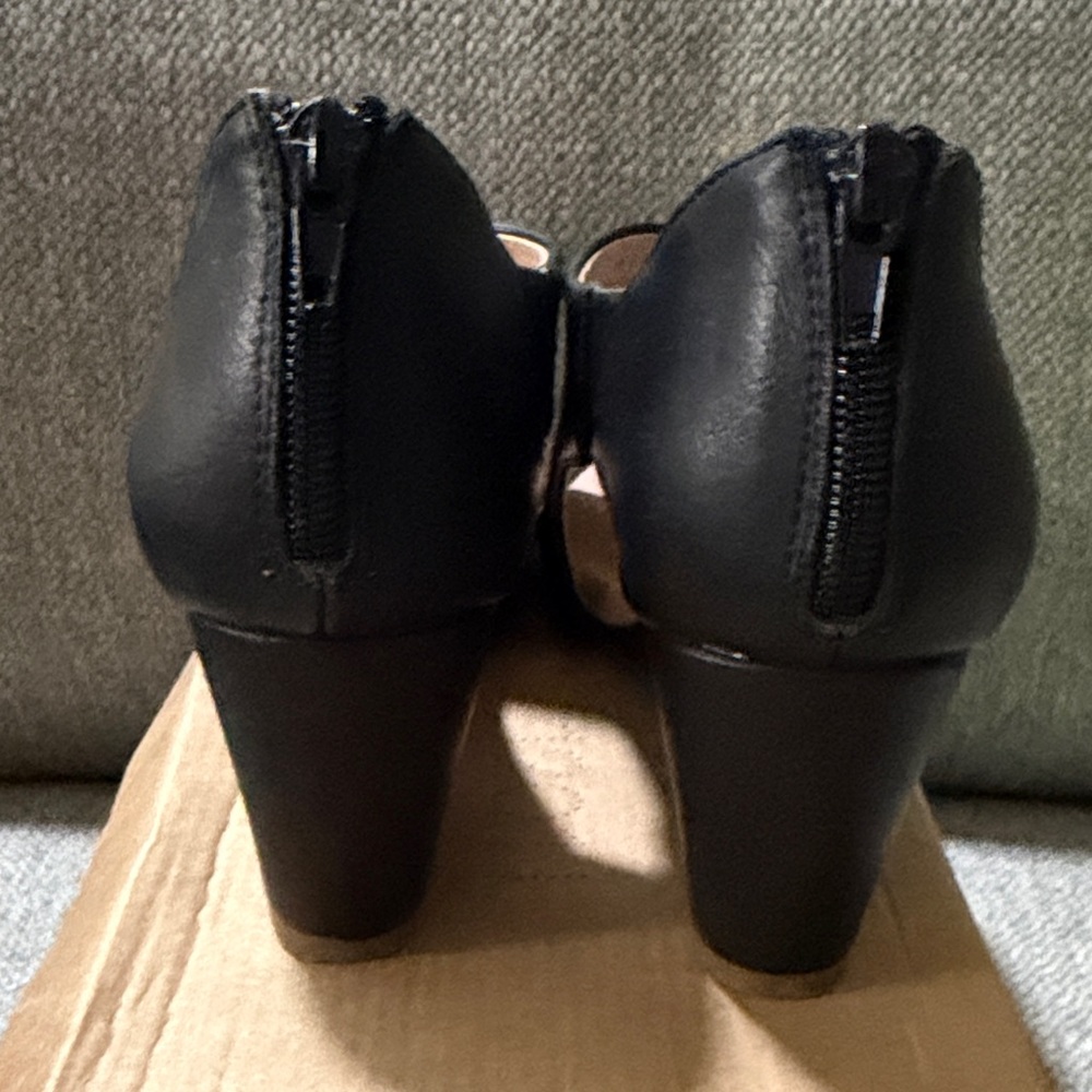 Journee Women's Comfort Foam Aretha Wedge Sandals - Black NWT - Picture 4 of 7